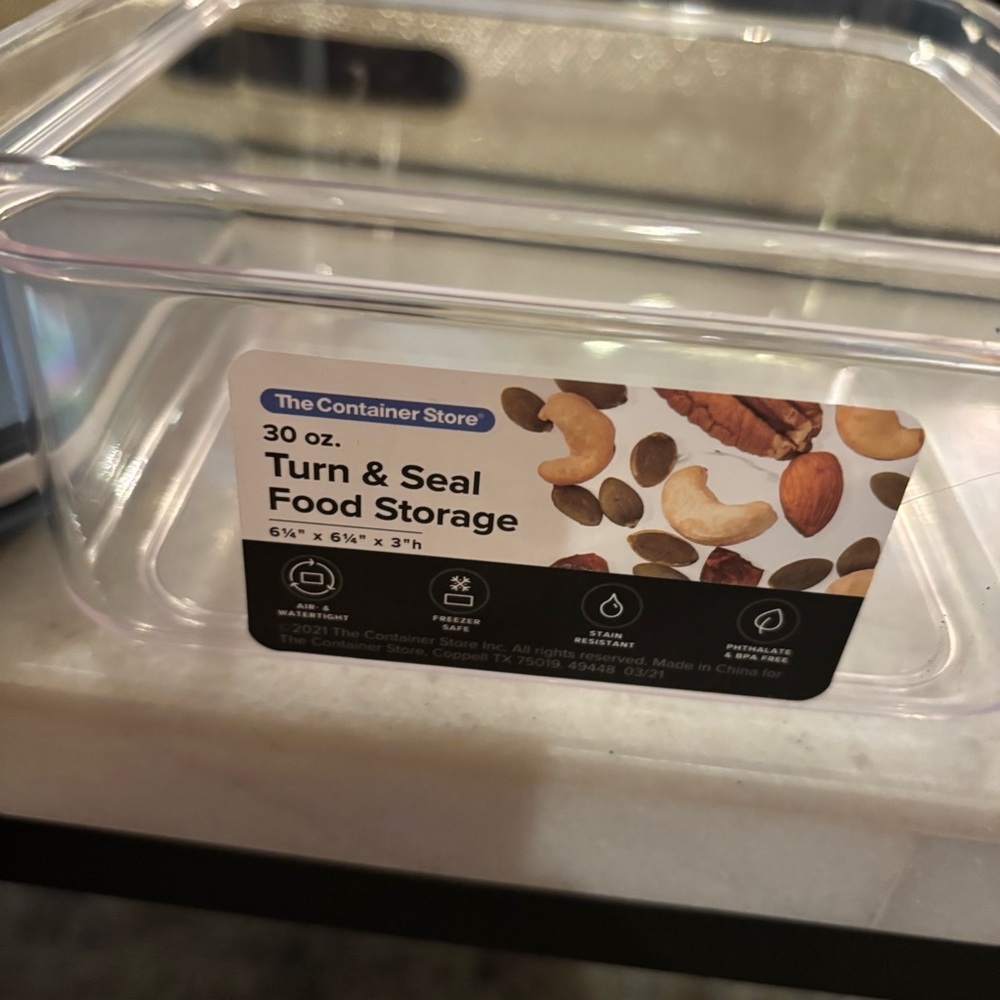❗️The Container Store Turn & Seal Airtight Food Storage Gray and Clear 30 oz - Picture 2 of 9
